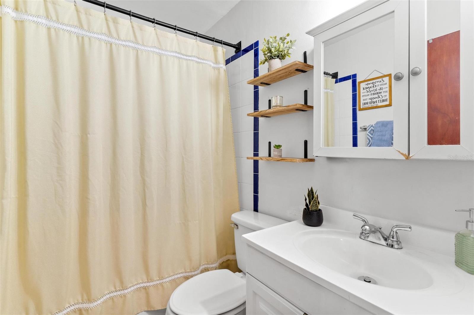 Image 19 of 36 For 1101 Spruce Court