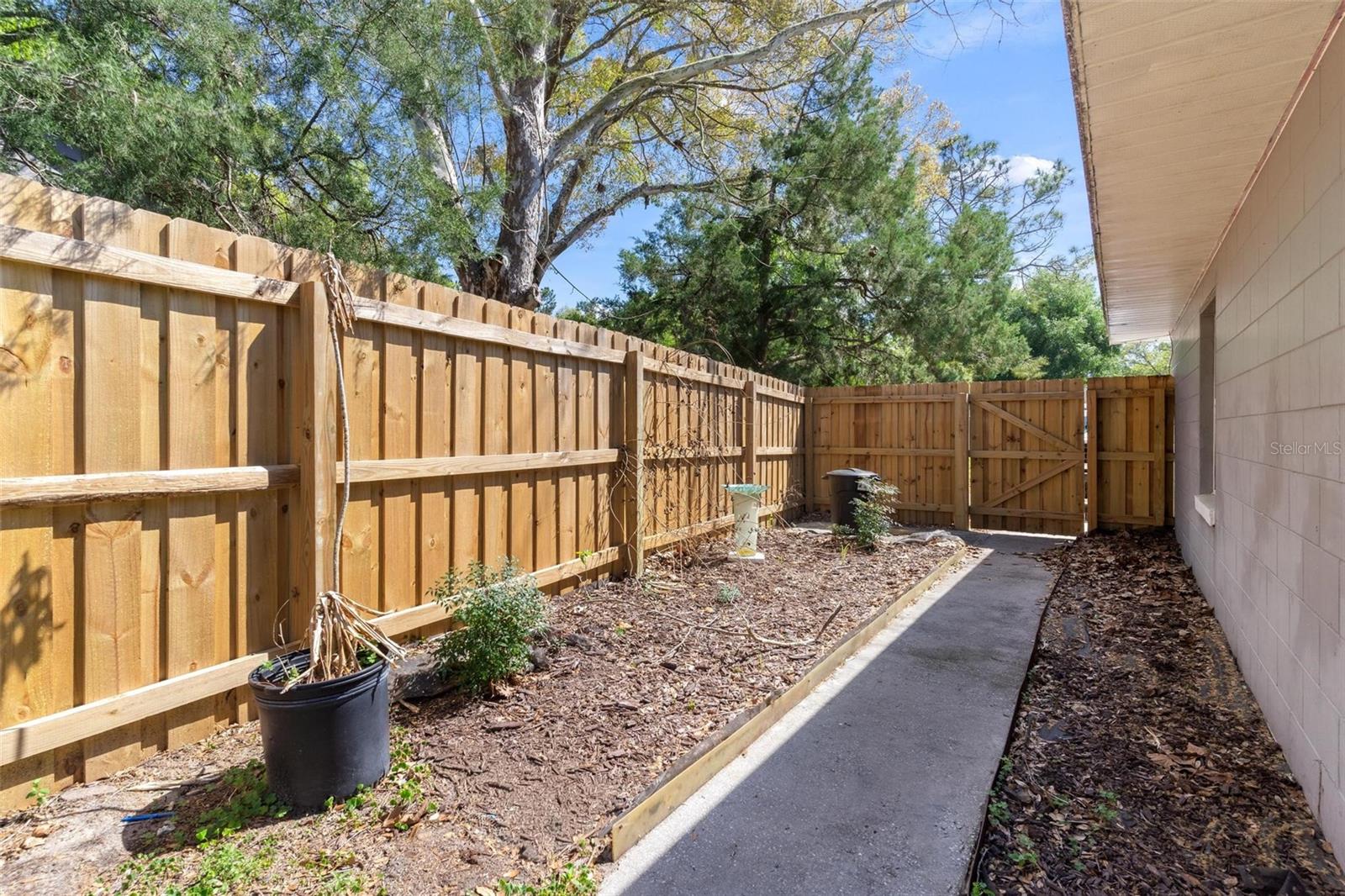 Image 26 of 36 For 1101 Spruce Court