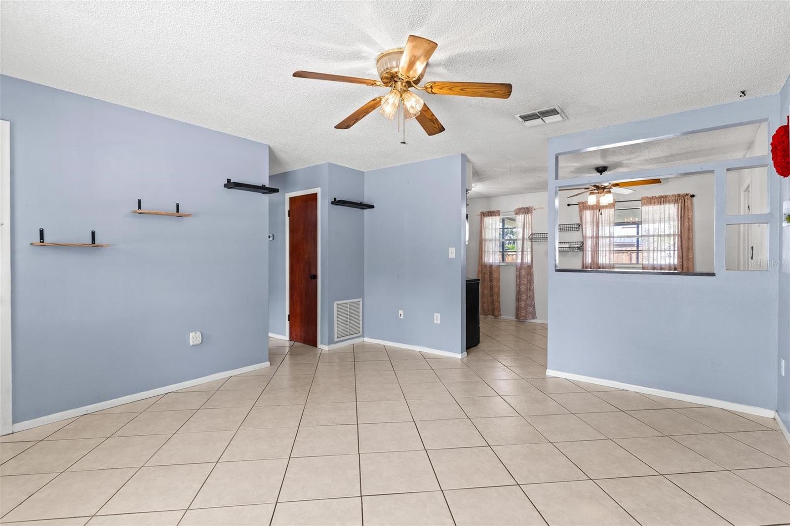 Image 9 of 36 For 1101 Spruce Court