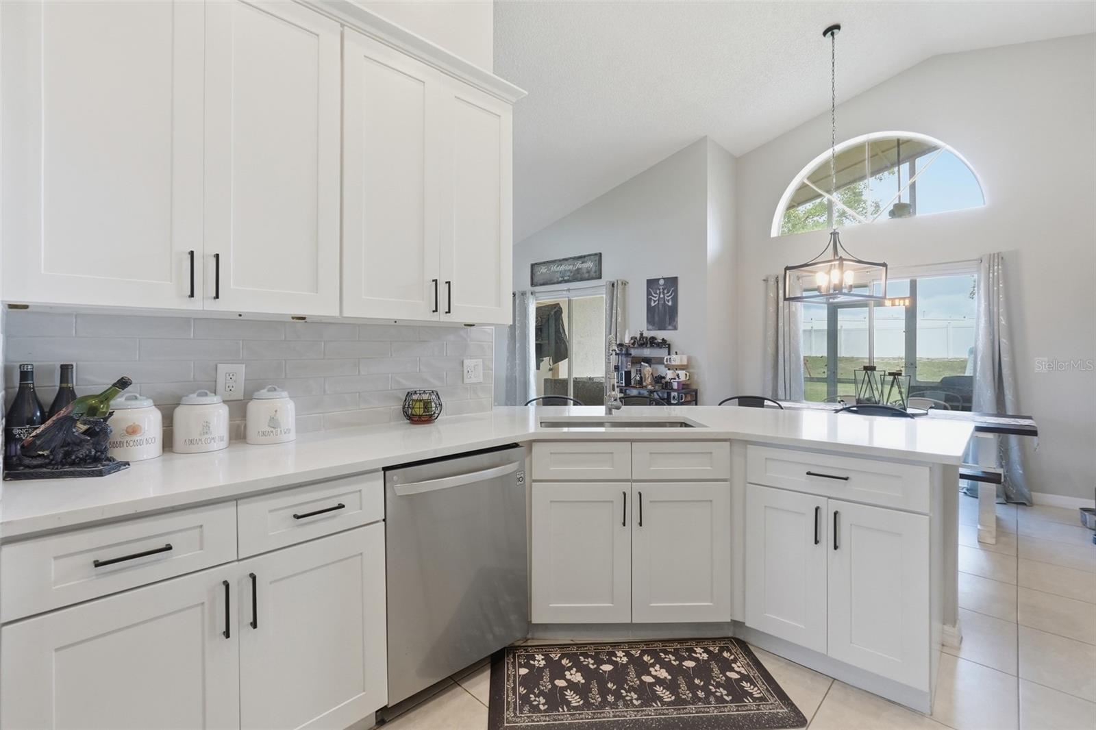 Image 13 of 41 For 14715 Greater Pines Boulevard