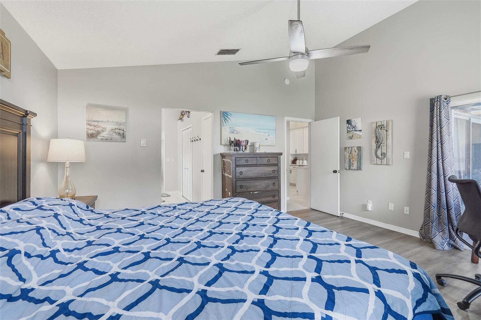 Image 16 of 41 For 14715 Greater Pines Boulevard