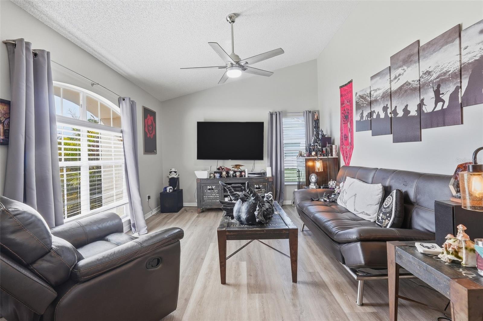 Image 5 of 41 For 14715 Greater Pines Boulevard