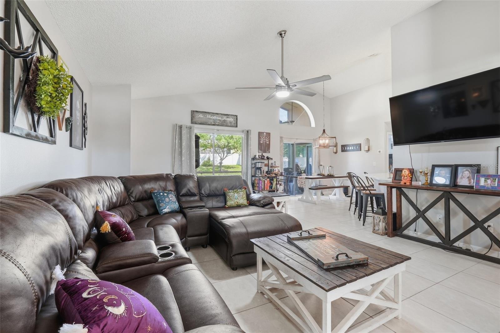 Image 9 of 41 For 14715 Greater Pines Boulevard