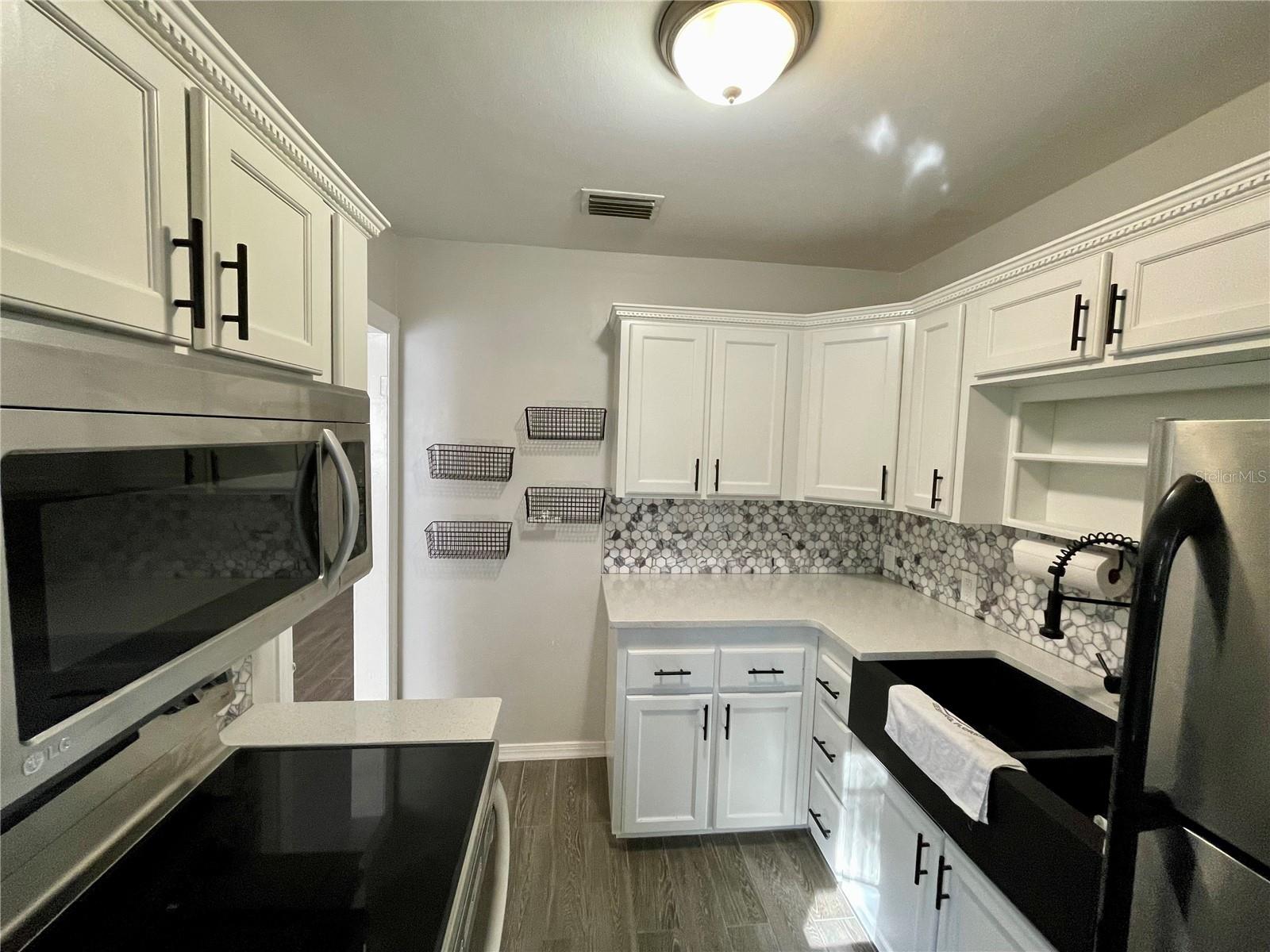 Image 10 of 30 For 706 Mission Drive