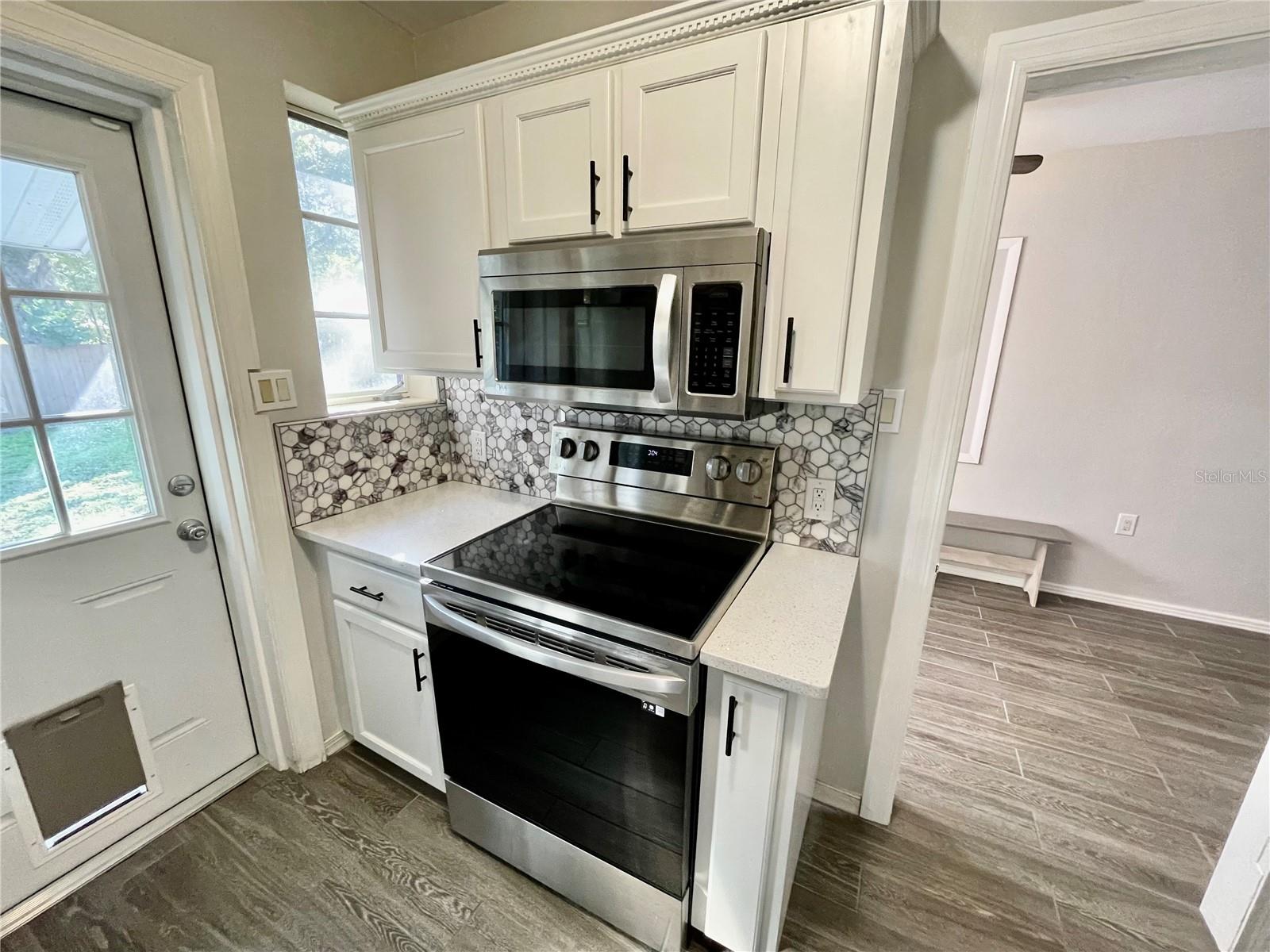 Image 11 of 30 For 706 Mission Drive