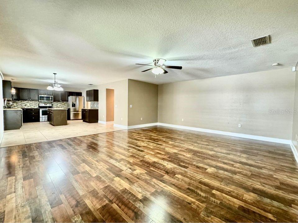 Image 10 of 39 For 800 Clear Brook Court