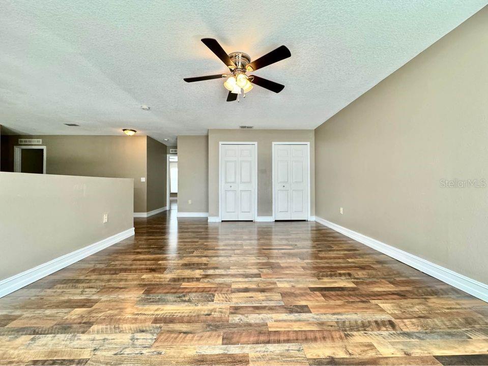 Image 14 of 39 For 800 Clear Brook Court