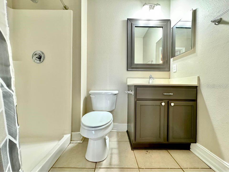 Image 18 of 39 For 800 Clear Brook Court