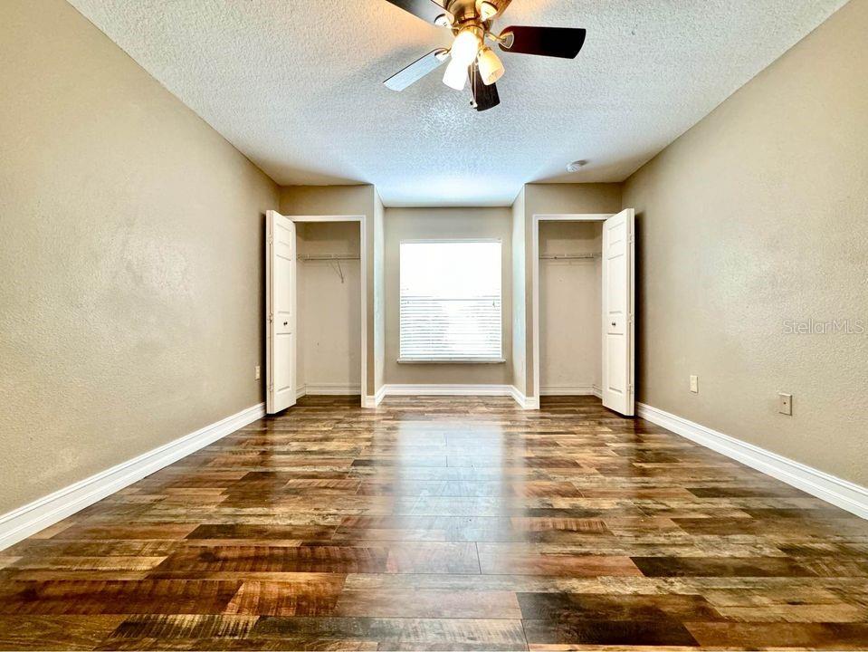 Image 19 of 39 For 800 Clear Brook Court