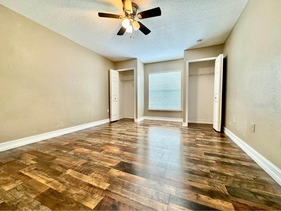 Image 20 of 39 For 800 Clear Brook Court