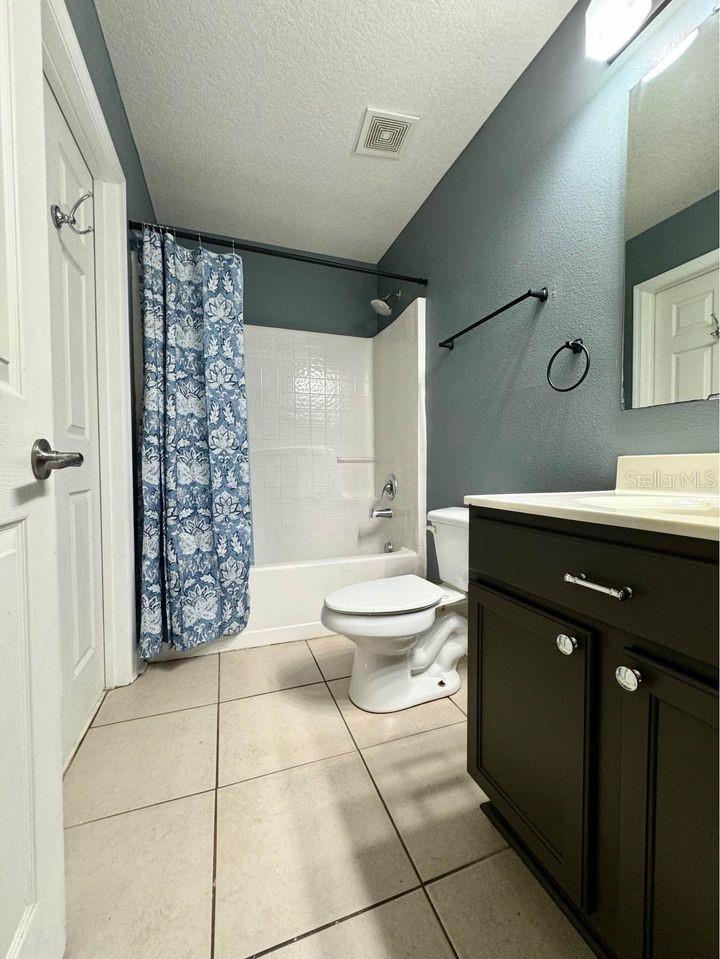 Image 21 of 39 For 800 Clear Brook Court