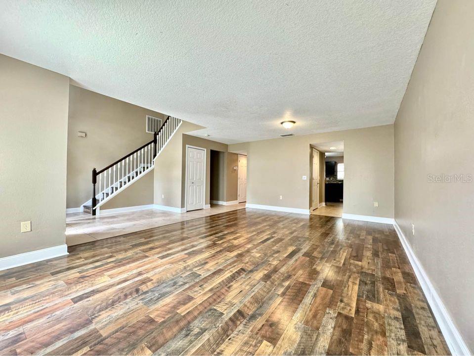 Image 3 of 39 For 800 Clear Brook Court