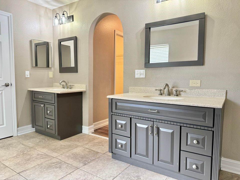 Image 32 of 39 For 800 Clear Brook Court