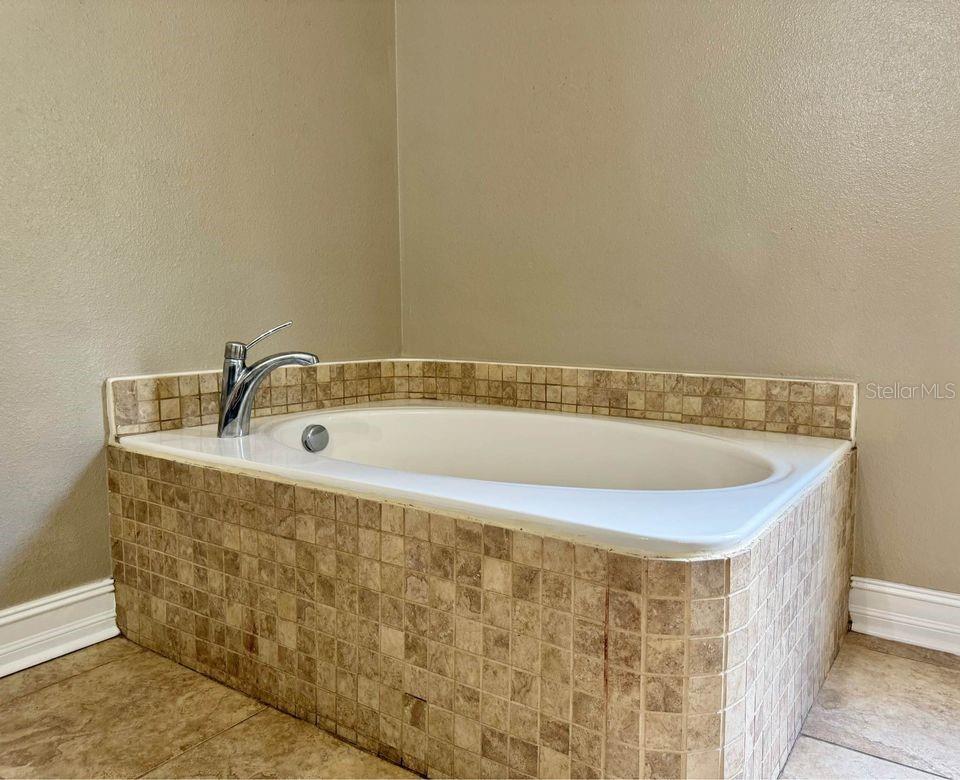 Image 36 of 39 For 800 Clear Brook Court