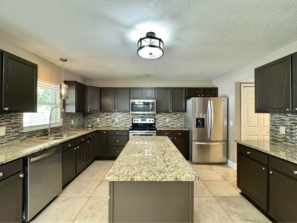 Image 8 of 39 For 800 Clear Brook Court