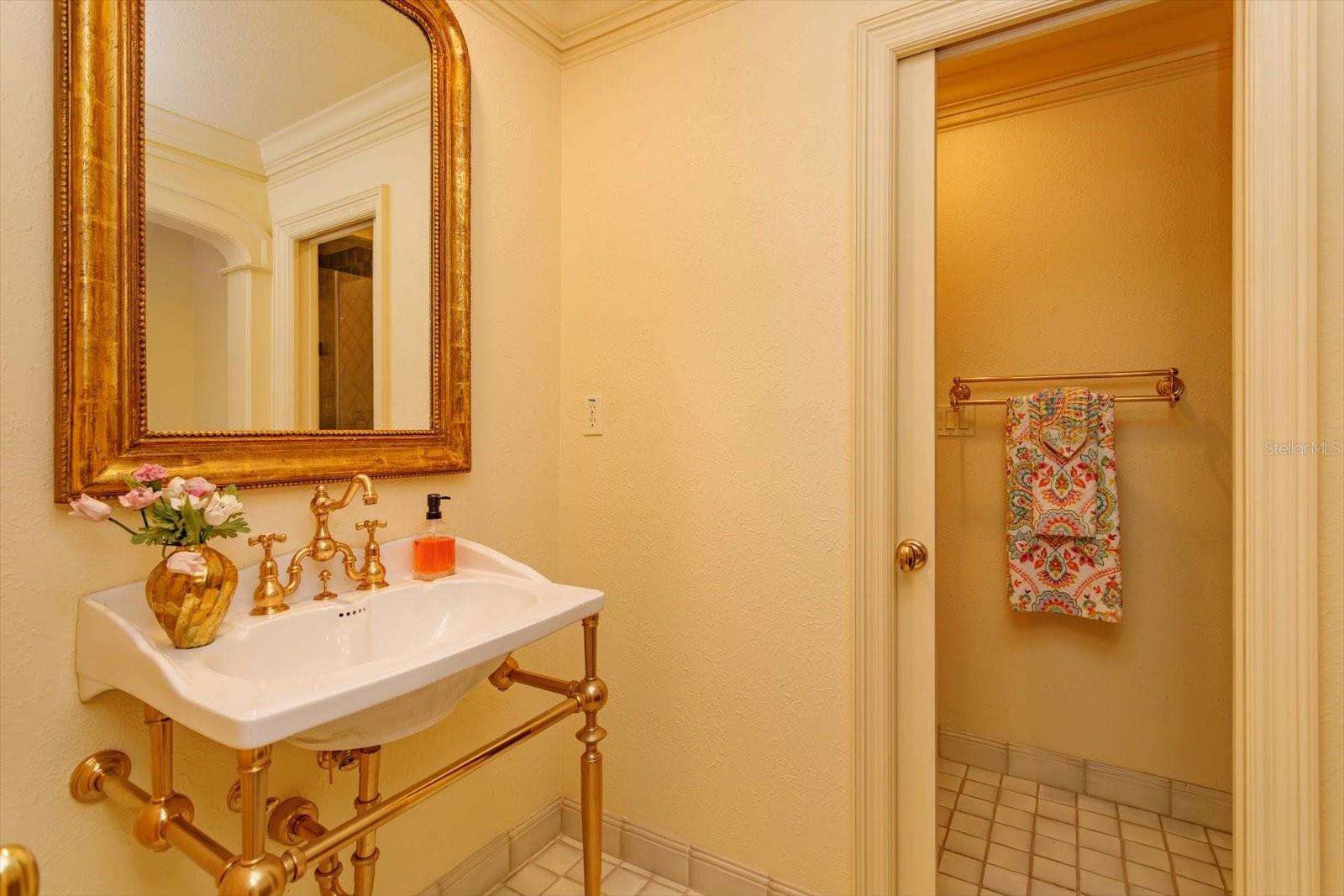 Image 16 of 43 For 3620 Shamrock Court