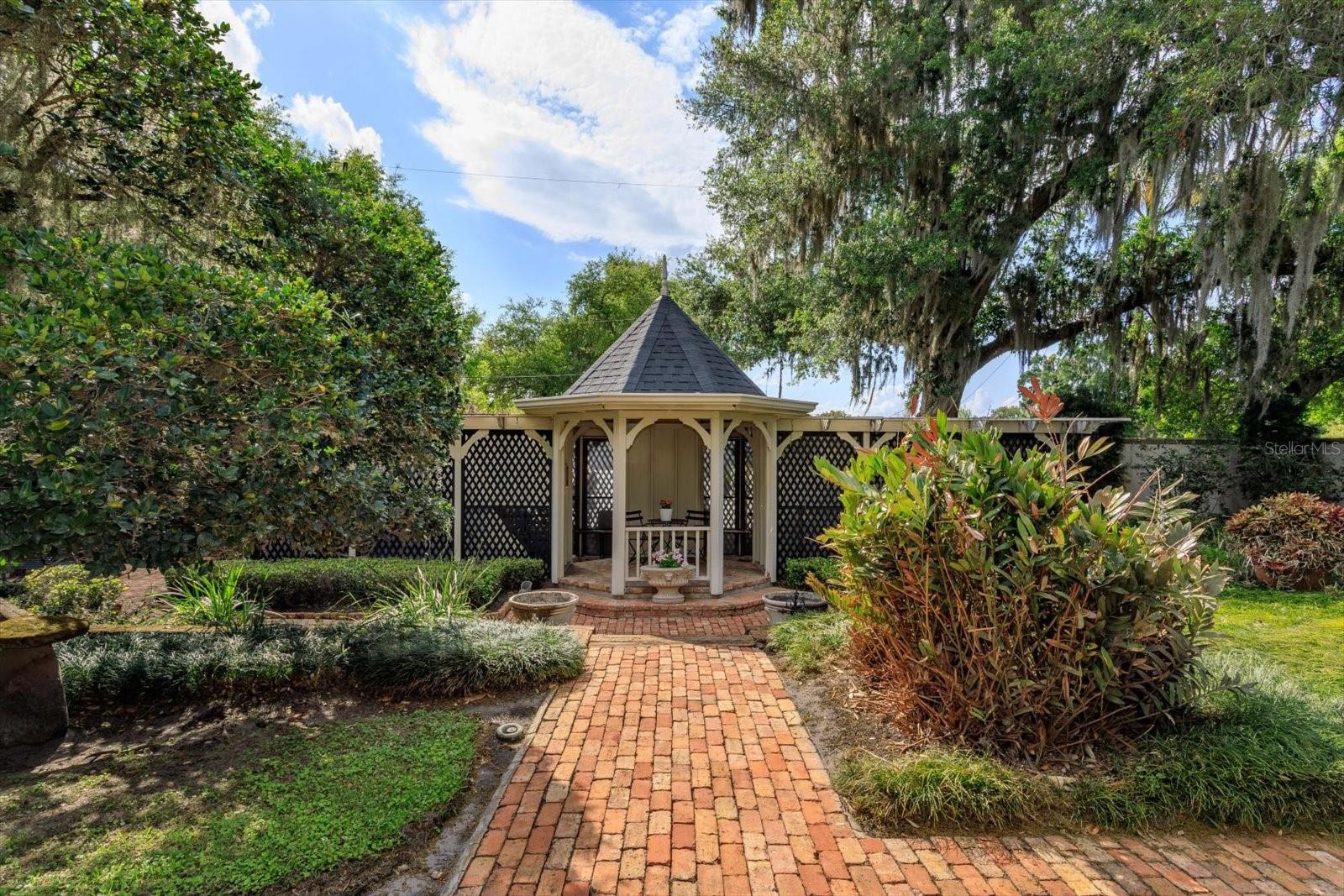 Image 32 of 43 For 3620 Shamrock Court