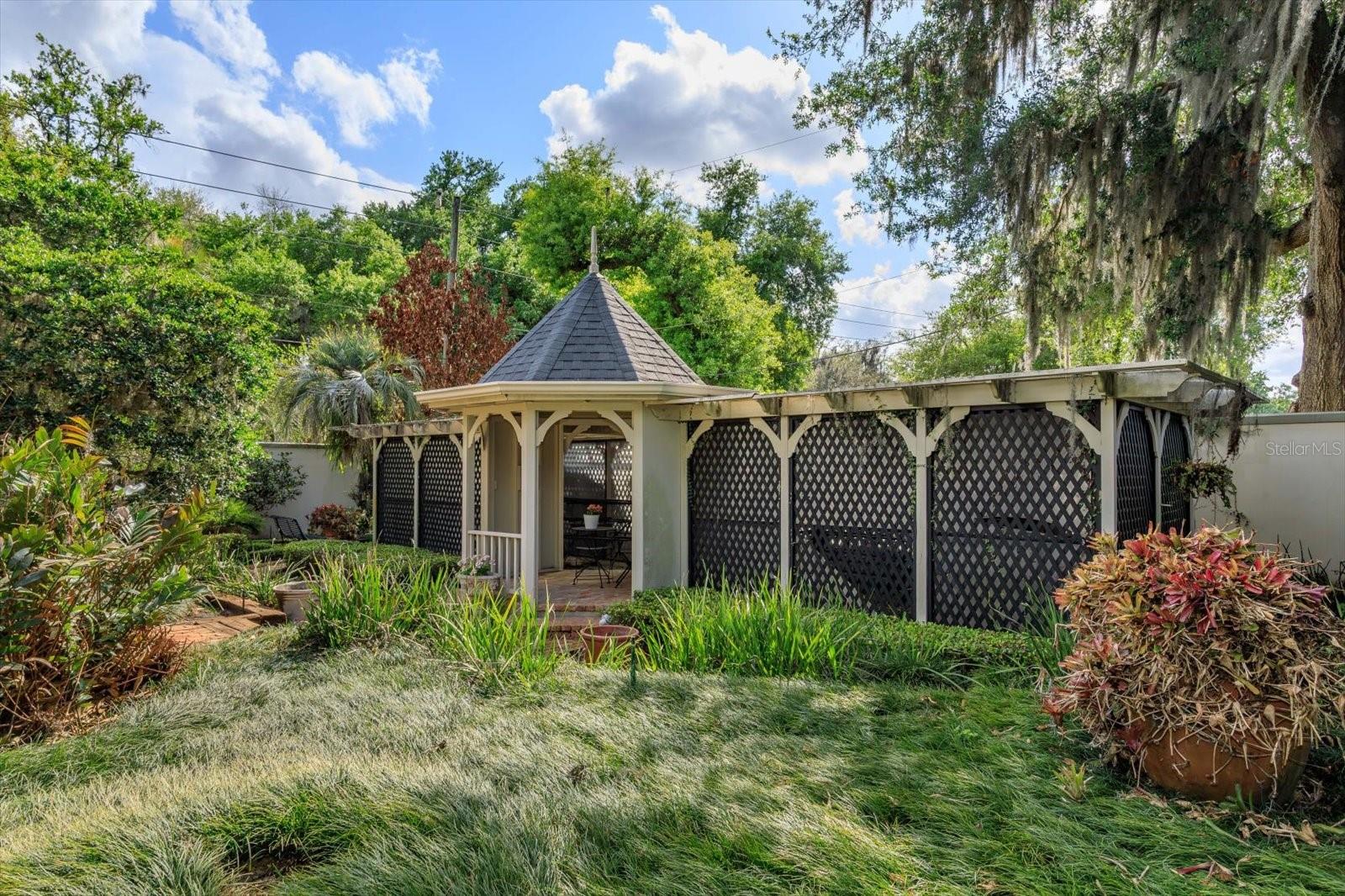 Image 33 of 43 For 3620 Shamrock Court