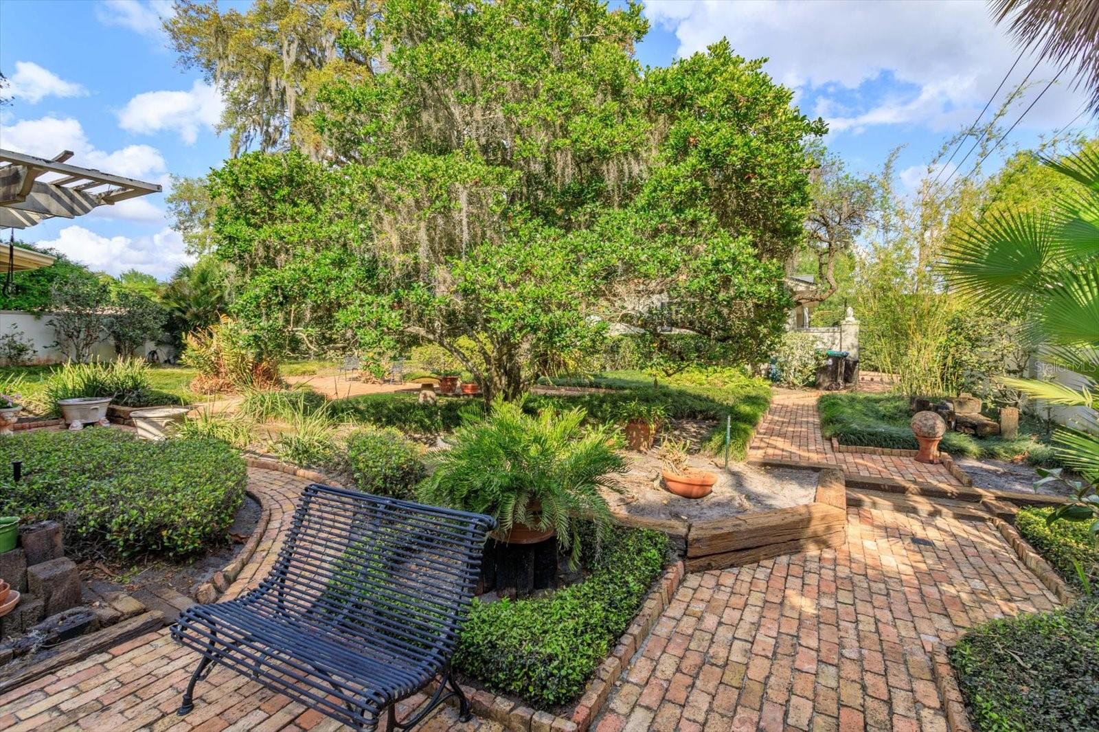 Image 40 of 43 For 3620 Shamrock Court