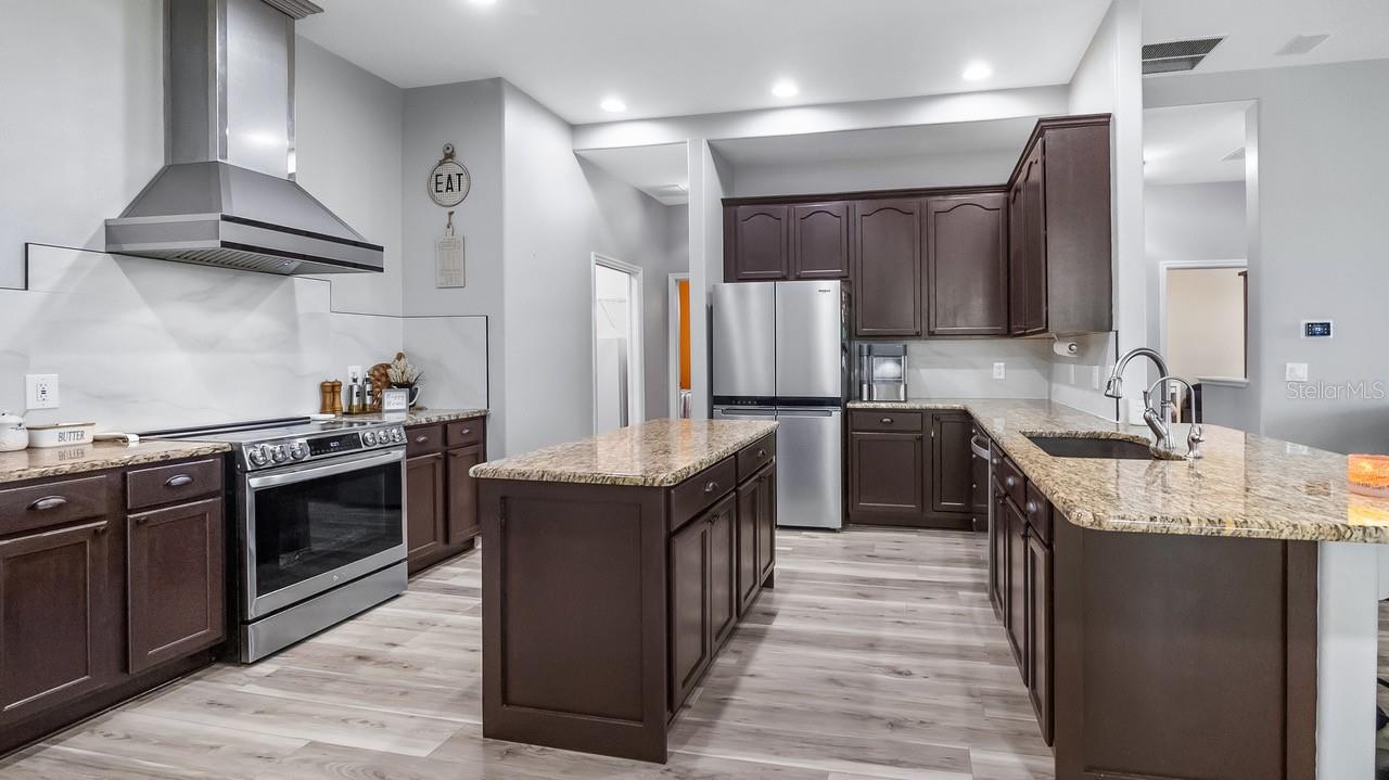 Image 15 of 70 For 7351 Spring Mountain Lane