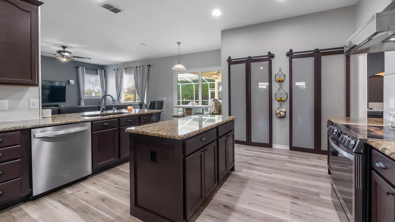 Image 16 of 70 For 7351 Spring Mountain Lane