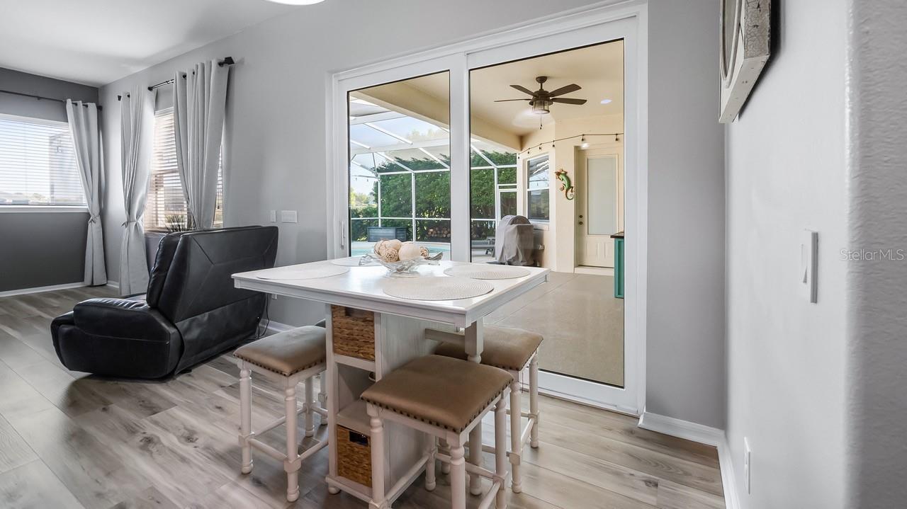 Image 19 of 70 For 7351 Spring Mountain Lane