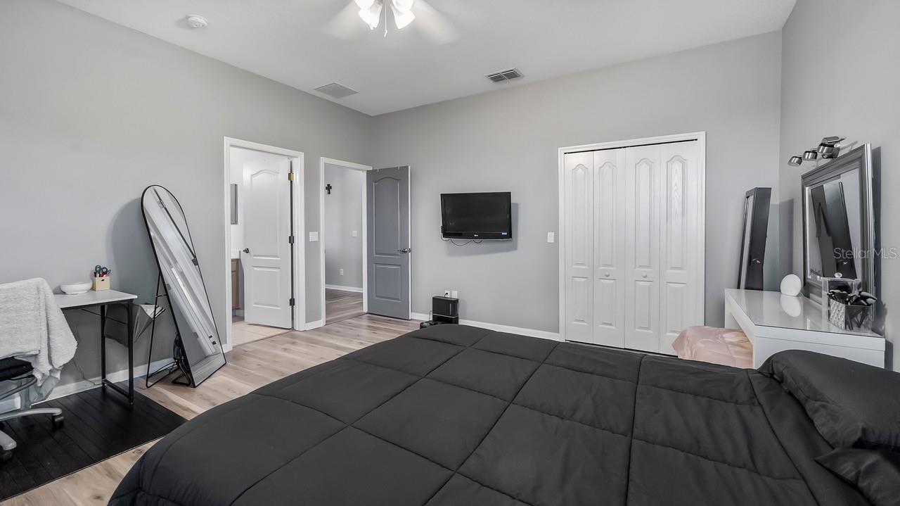 Image 30 of 70 For 7351 Spring Mountain Lane