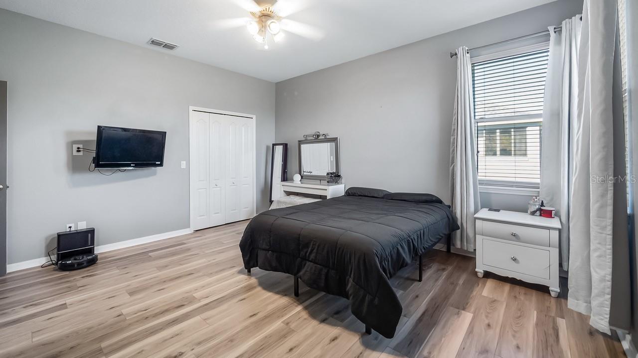 Image 33 of 70 For 7351 Spring Mountain Lane