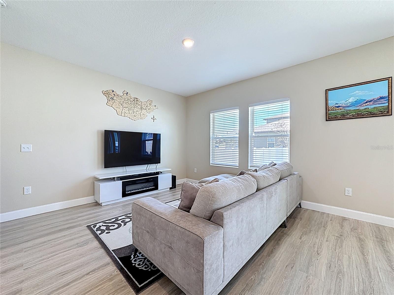 Image 9 of 46 For 2067 Gold Dust Drive