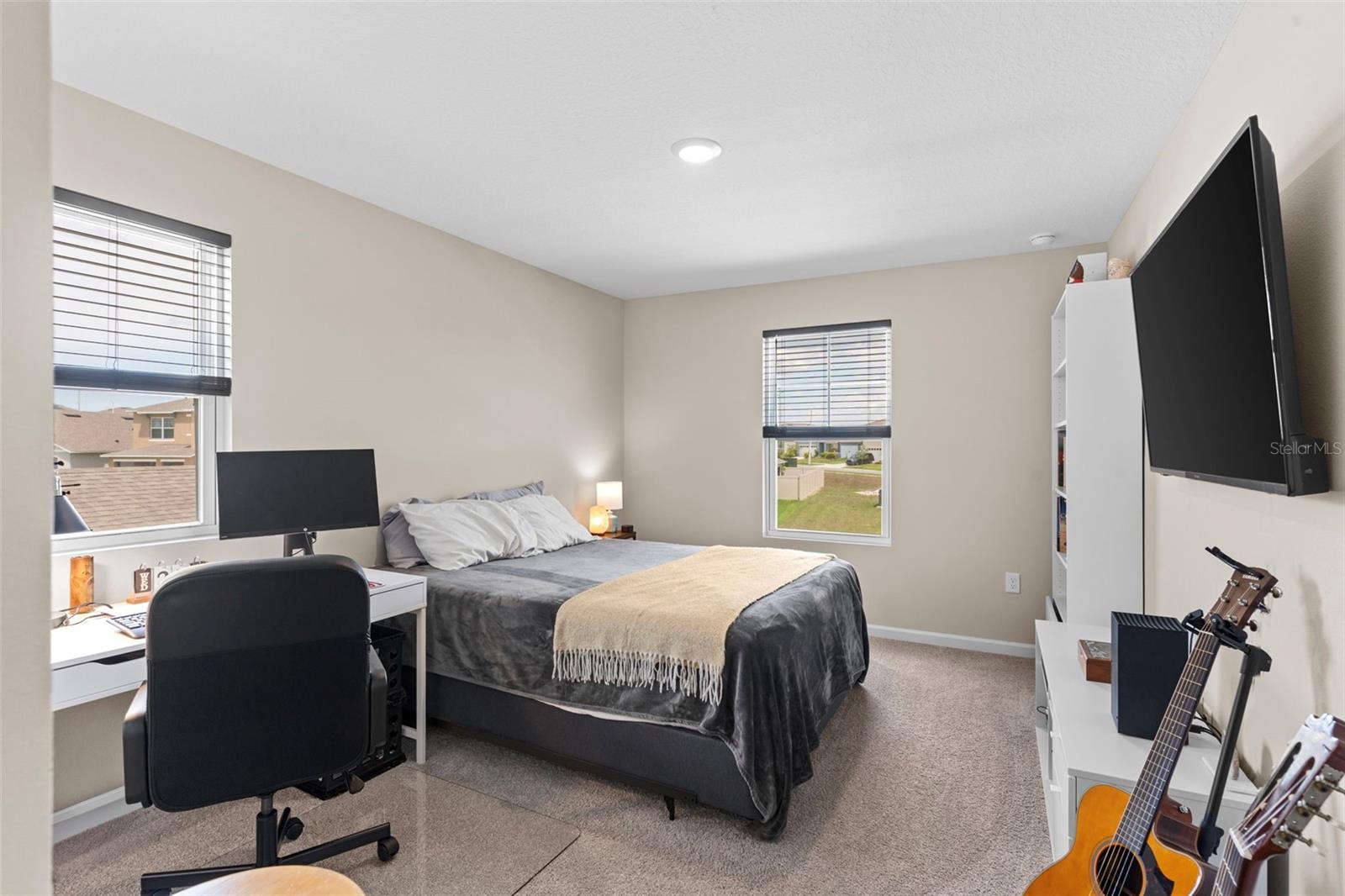 Image 31 of 39 For 872 Griffon Avenue