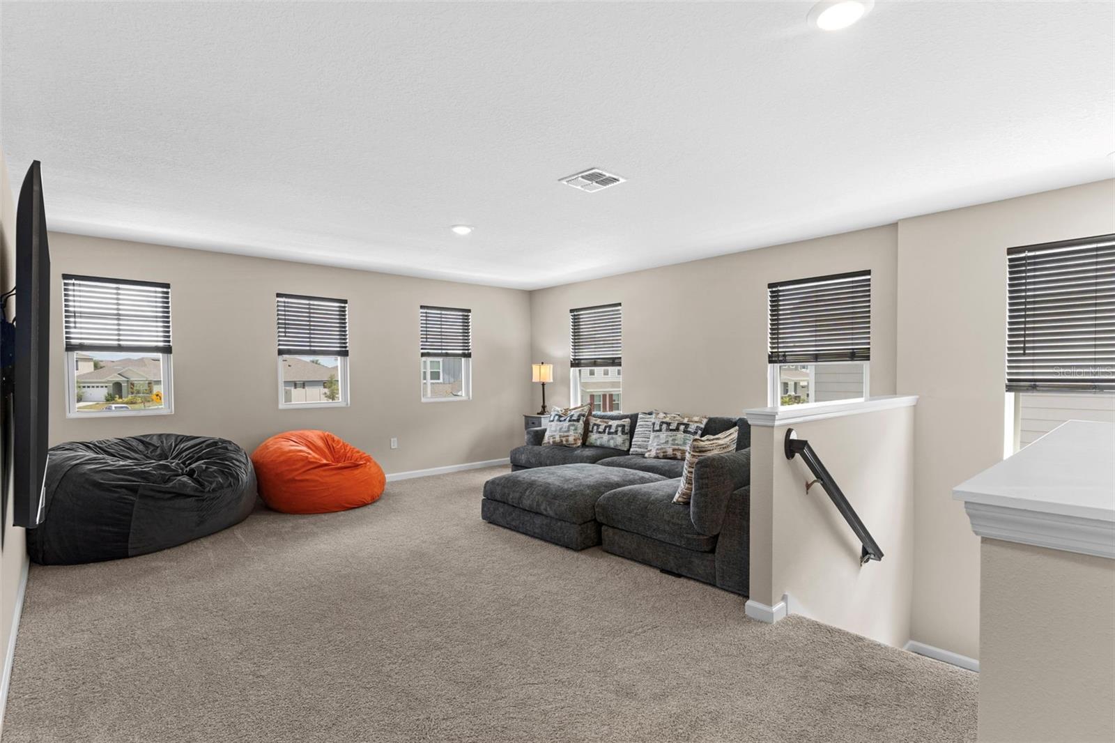 Image 33 of 39 For 872 Griffon Avenue