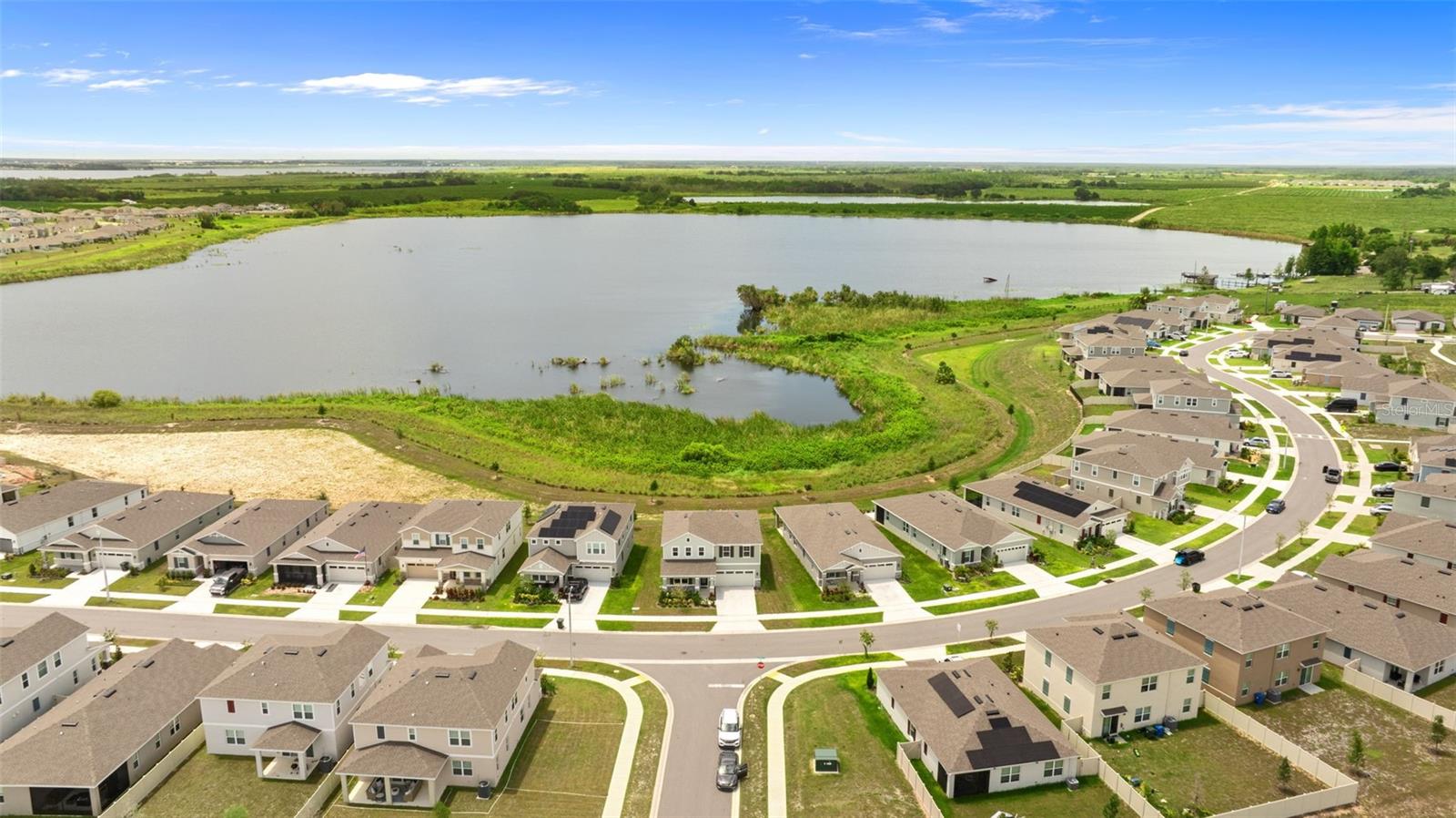 Image 36 of 39 For 872 Griffon Avenue