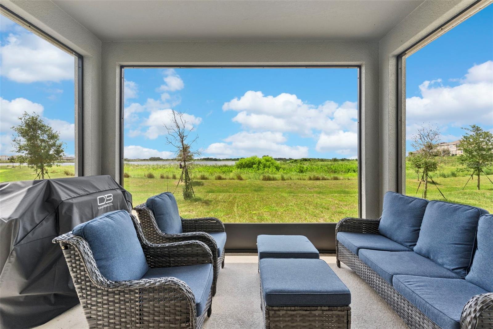 Image 5 of 39 For 872 Griffon Avenue