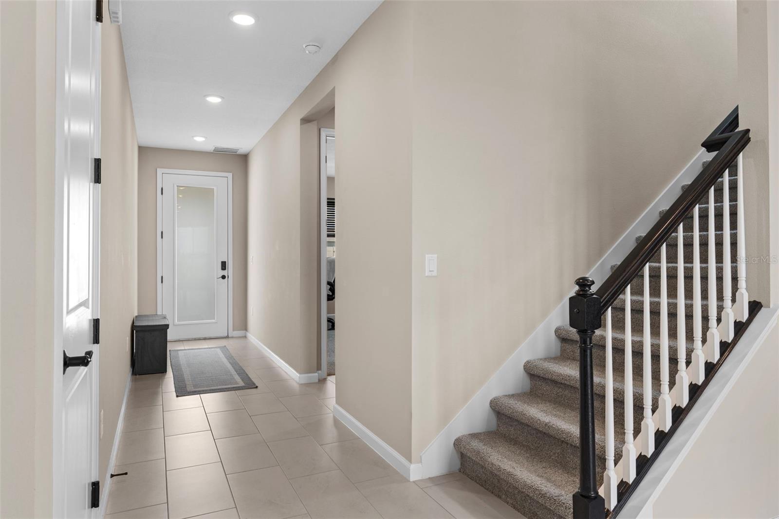 Image 9 of 39 For 872 Griffon Avenue