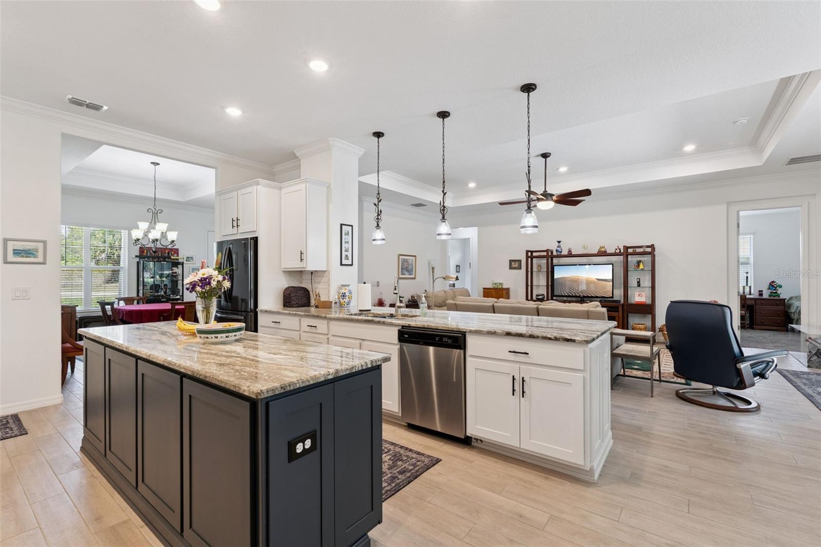 Image 14 of 59 For 16816 Lakemont Avenue