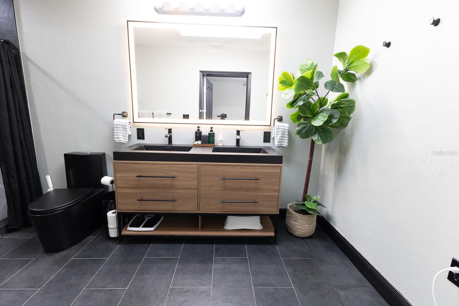 Image 18 of 78 For 207 Mandarin Ln