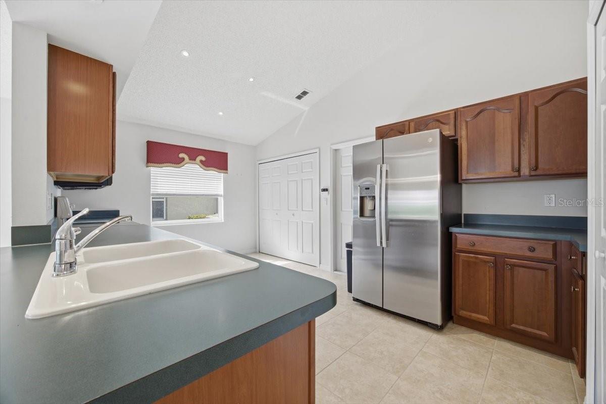 Image 15 of 37 For 3645 Rollingbrook Street