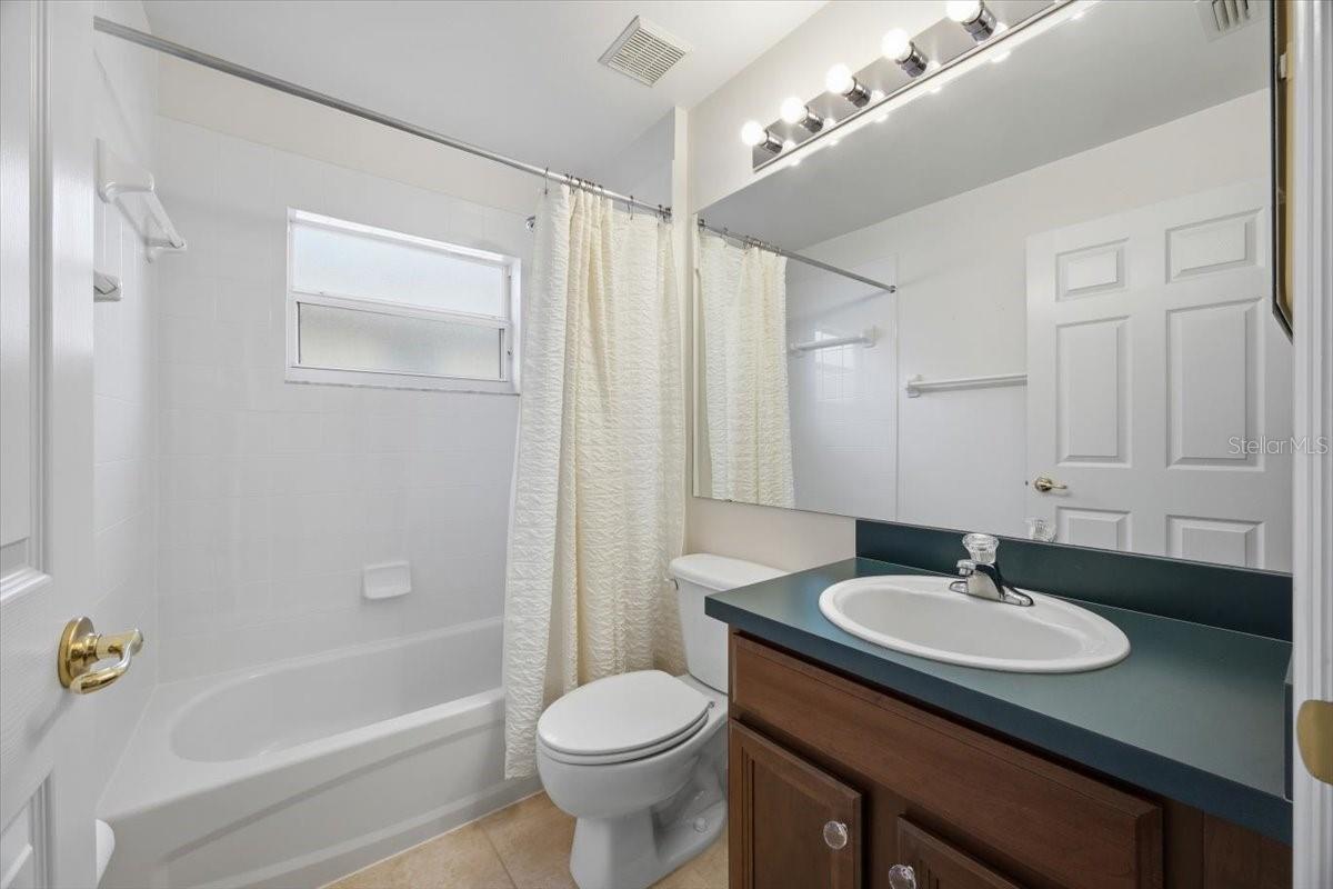 Image 8 of 37 For 3645 Rollingbrook Street