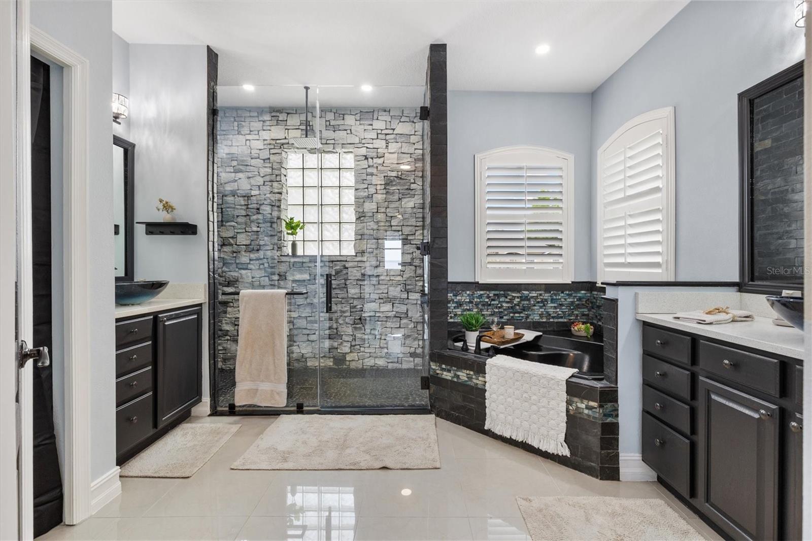 Image 16 of 39 For 12114 Eagle Point Court