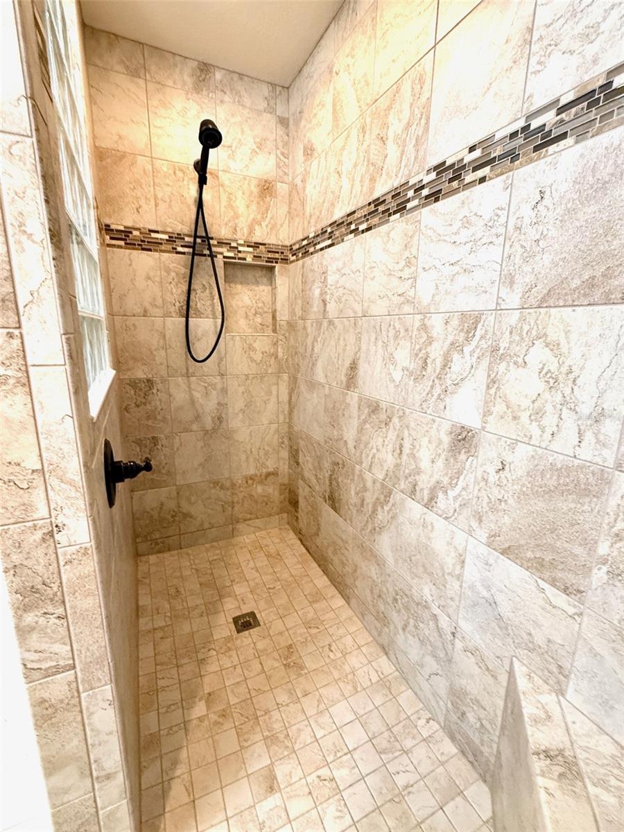 Image 18 of 25 For 1222 Dustin Drive