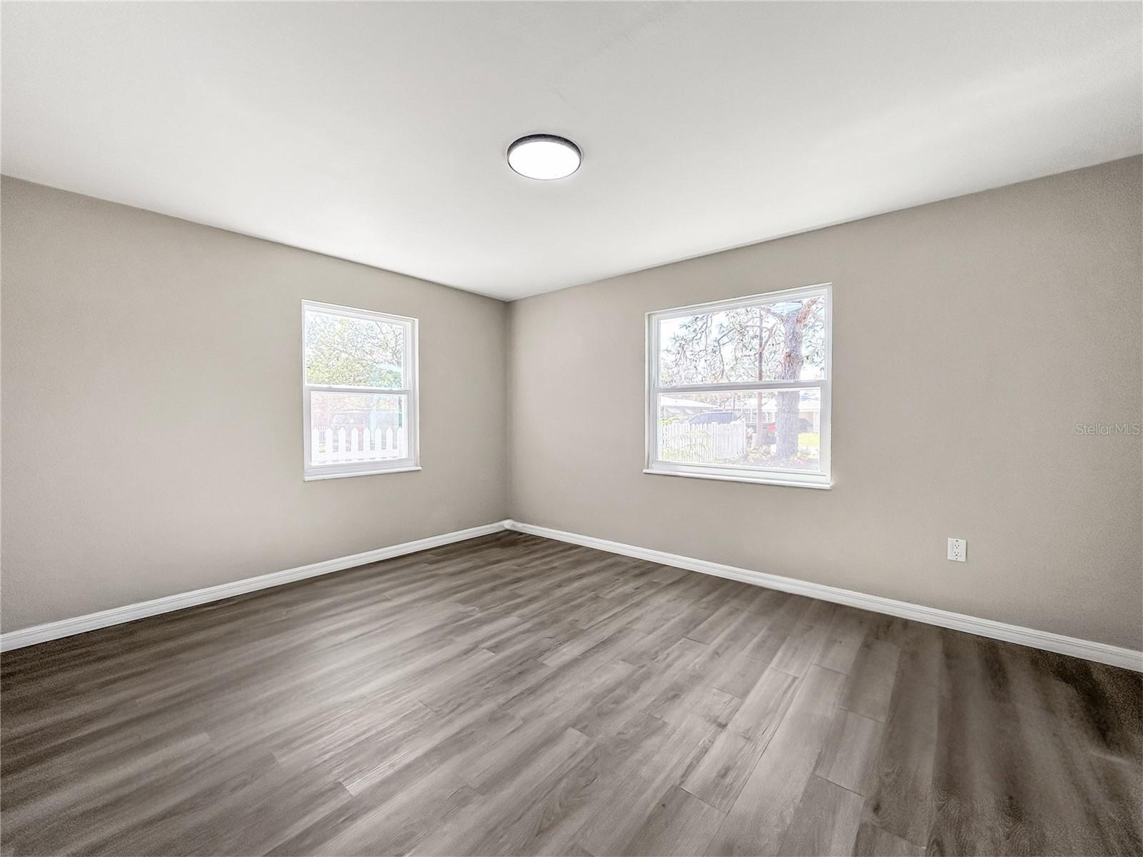 Image 15 of 21 For 25 Charlotte Avenue