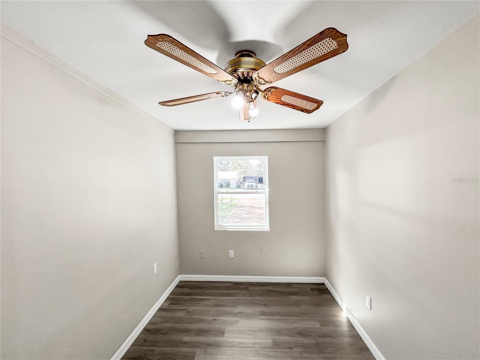 Image 18 of 21 For 25 Charlotte Avenue