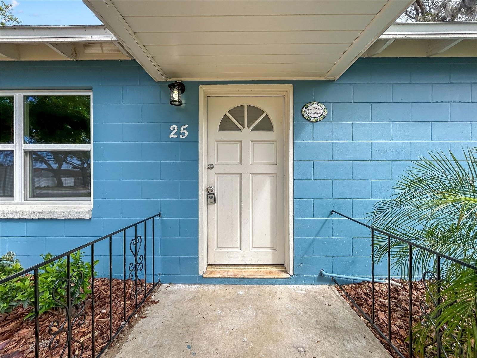 Image 3 of 21 For 25 Charlotte Avenue