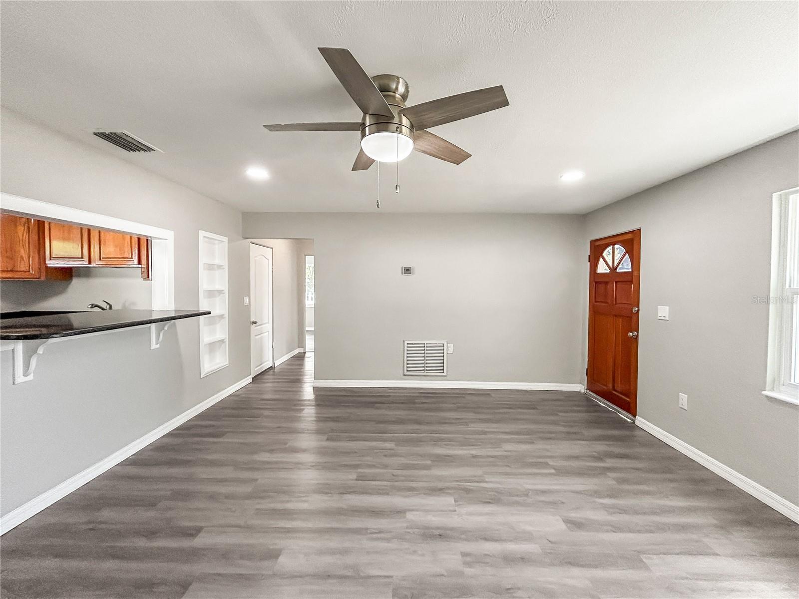 Image 7 of 21 For 25 Charlotte Avenue