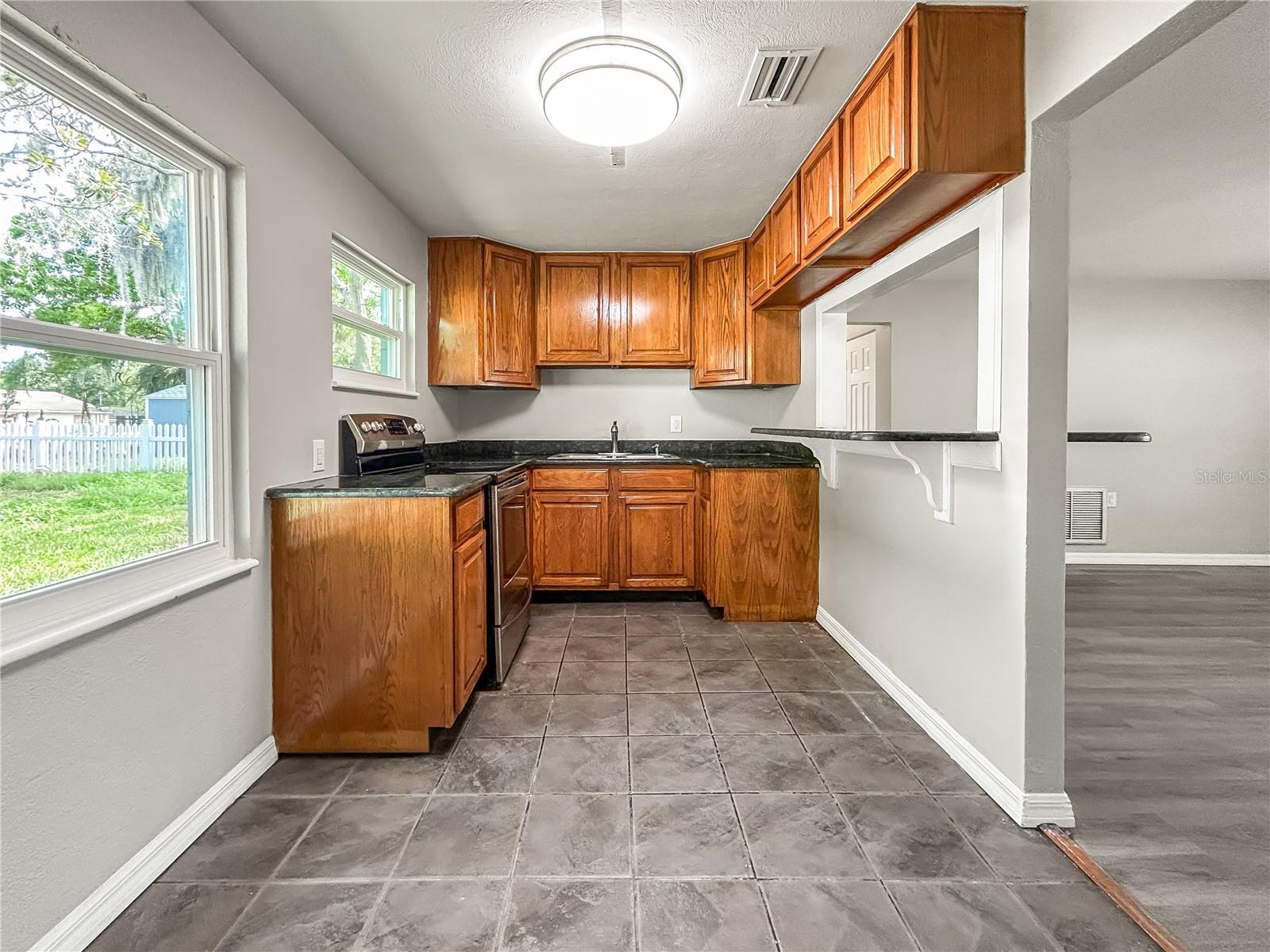 Image 8 of 21 For 25 Charlotte Avenue