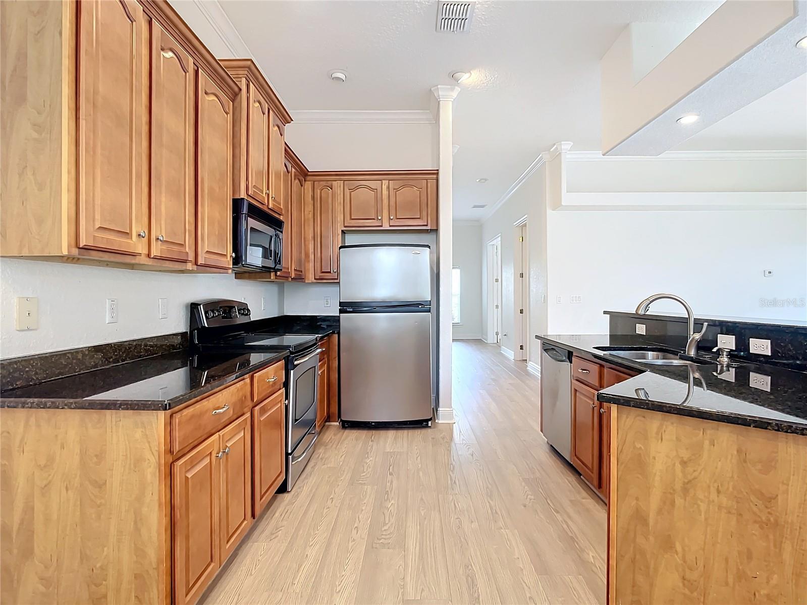 Image 11 of 62 For 132 Orange Ave