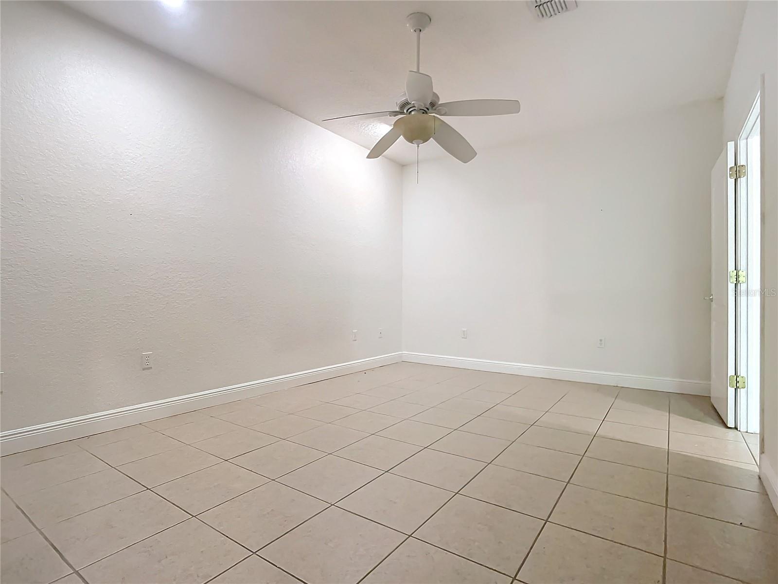 Image 16 of 62 For 132 Orange Ave