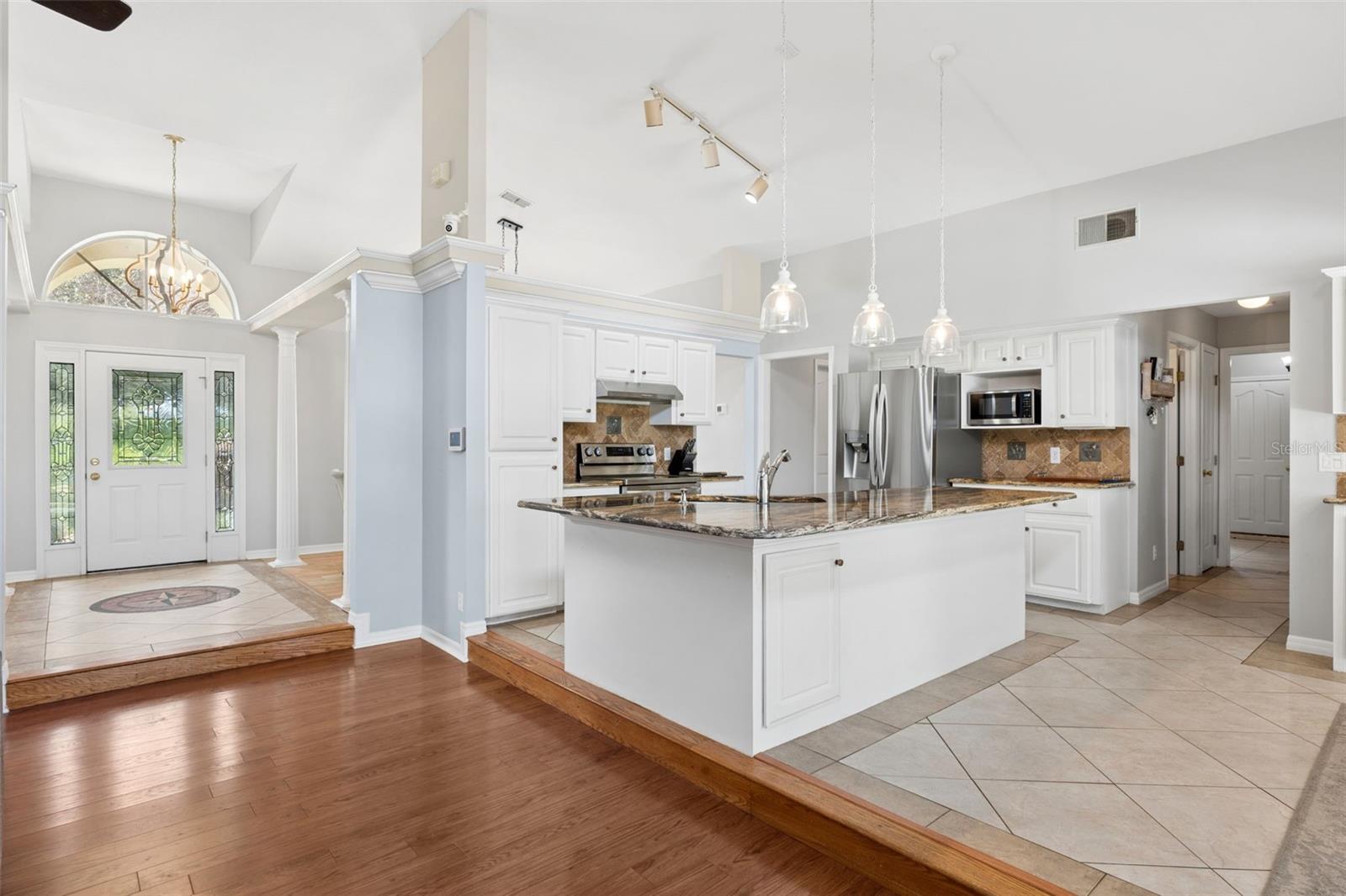 Image 17 of 82 For 16941 Magnolia Island Boulevard