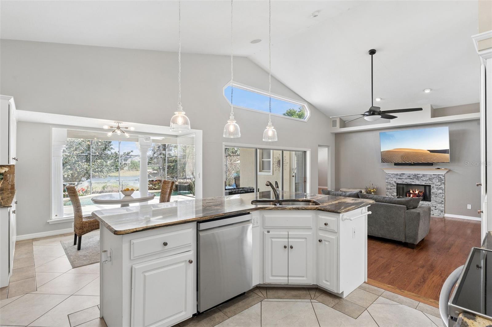 Image 18 of 82 For 16941 Magnolia Island Boulevard