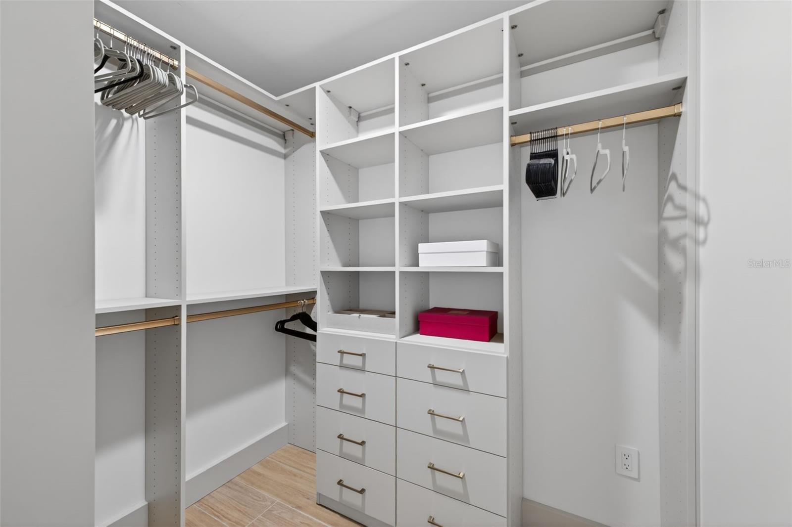 Image 33 of 80 For 28828 Beauclaire Drive